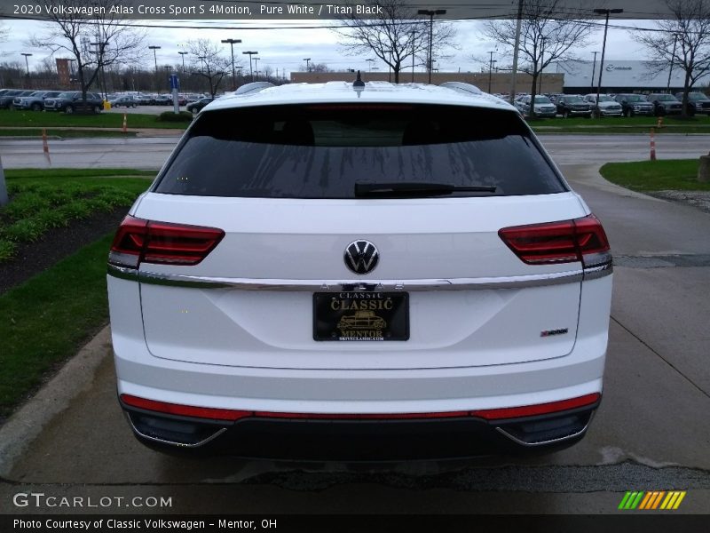 Pure White / Titan Black 2020 Volkswagen Atlas Cross Sport S 4Motion