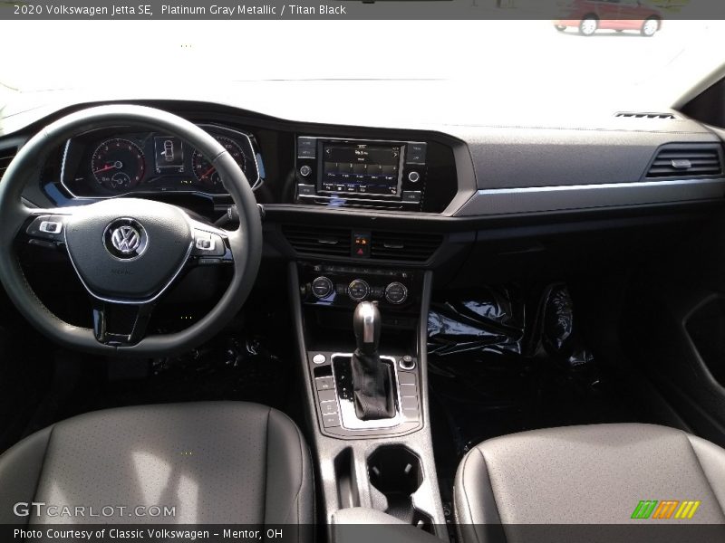 Platinum Gray Metallic / Titan Black 2020 Volkswagen Jetta SE