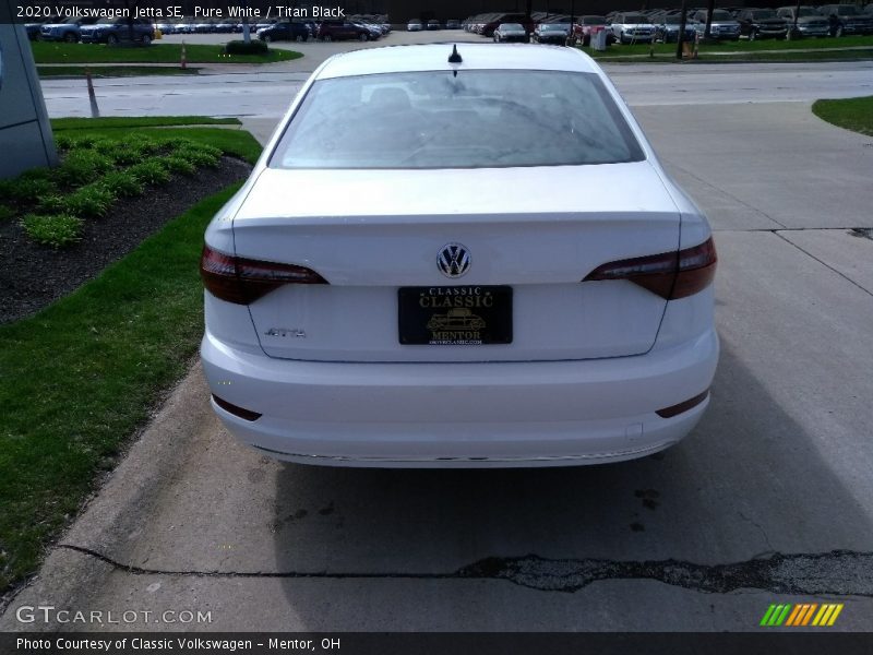 Pure White / Titan Black 2020 Volkswagen Jetta SE