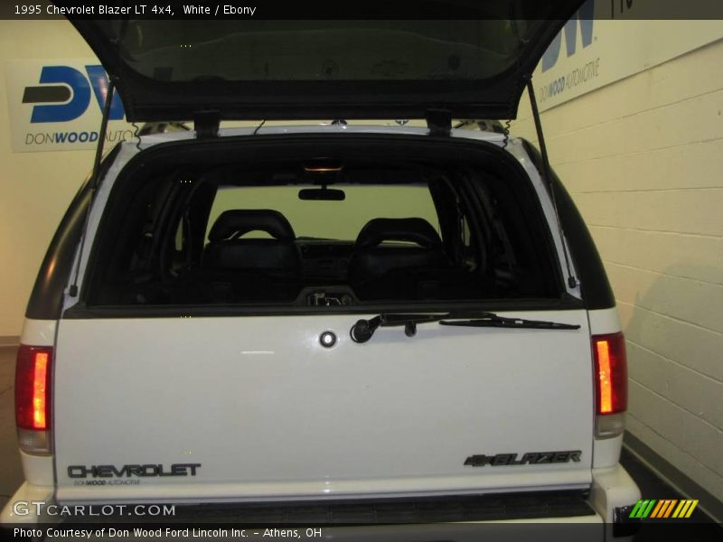 White / Ebony 1995 Chevrolet Blazer LT 4x4