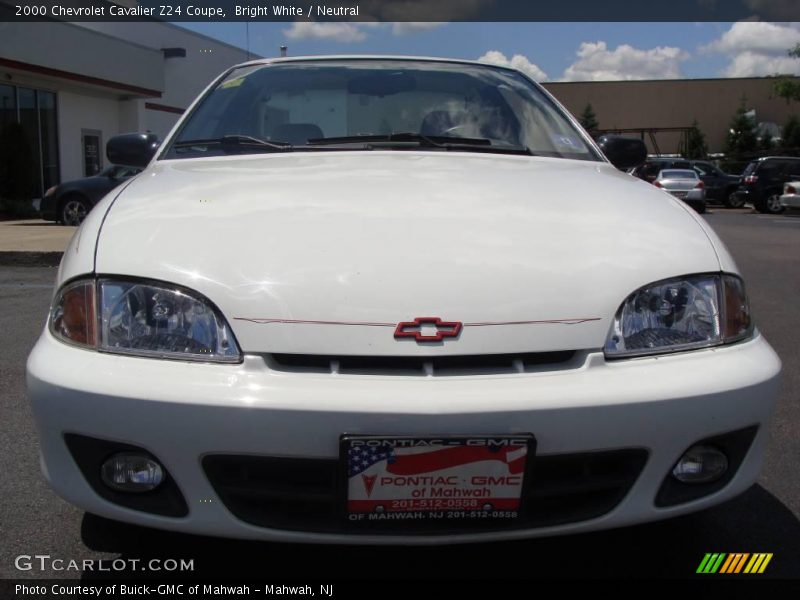 Bright White / Neutral 2000 Chevrolet Cavalier Z24 Coupe
