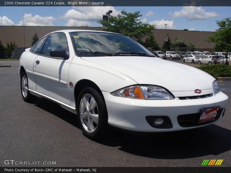 Bright White / Neutral 2000 Chevrolet Cavalier Z24 Coupe