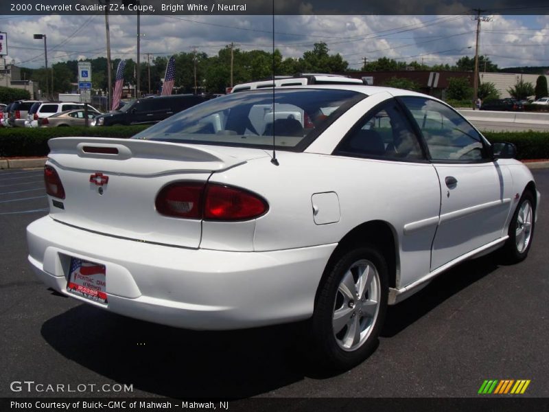 Bright White / Neutral 2000 Chevrolet Cavalier Z24 Coupe