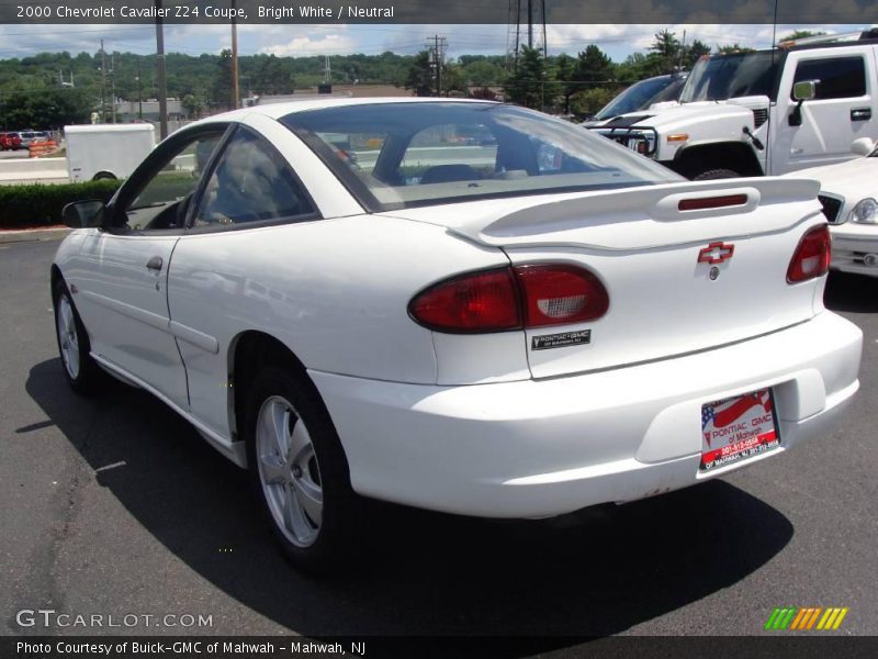 Bright White / Neutral 2000 Chevrolet Cavalier Z24 Coupe