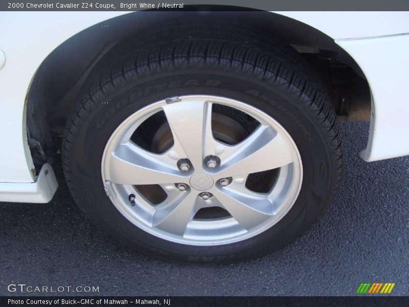 Bright White / Neutral 2000 Chevrolet Cavalier Z24 Coupe