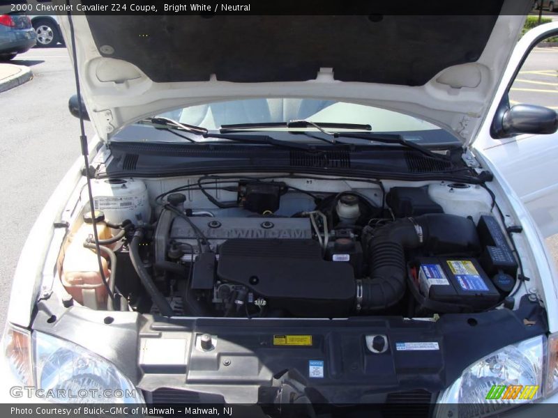 Bright White / Neutral 2000 Chevrolet Cavalier Z24 Coupe