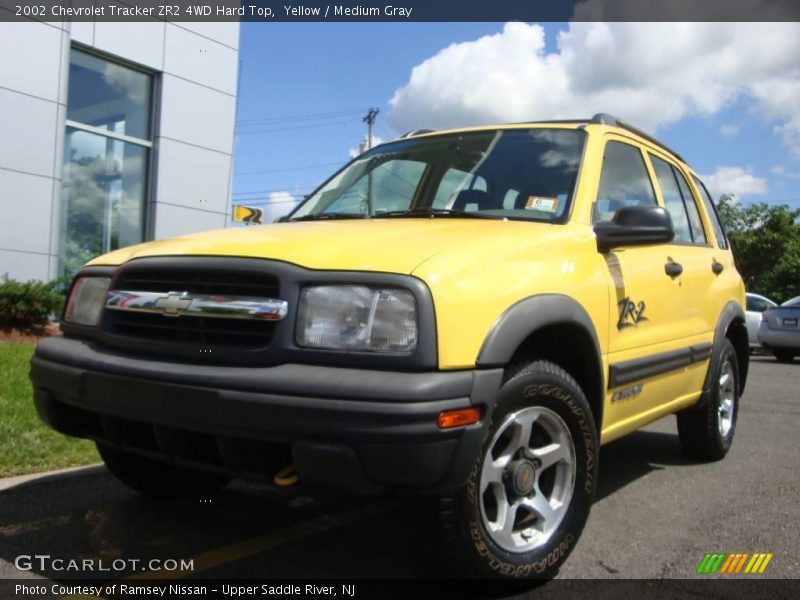 Yellow / Medium Gray 2002 Chevrolet Tracker ZR2 4WD Hard Top