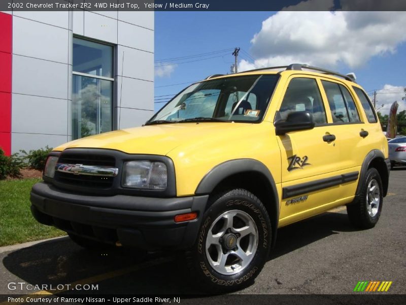 Yellow / Medium Gray 2002 Chevrolet Tracker ZR2 4WD Hard Top