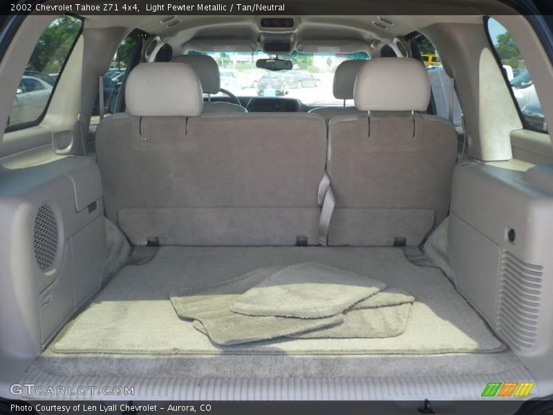Light Pewter Metallic / Tan/Neutral 2002 Chevrolet Tahoe Z71 4x4