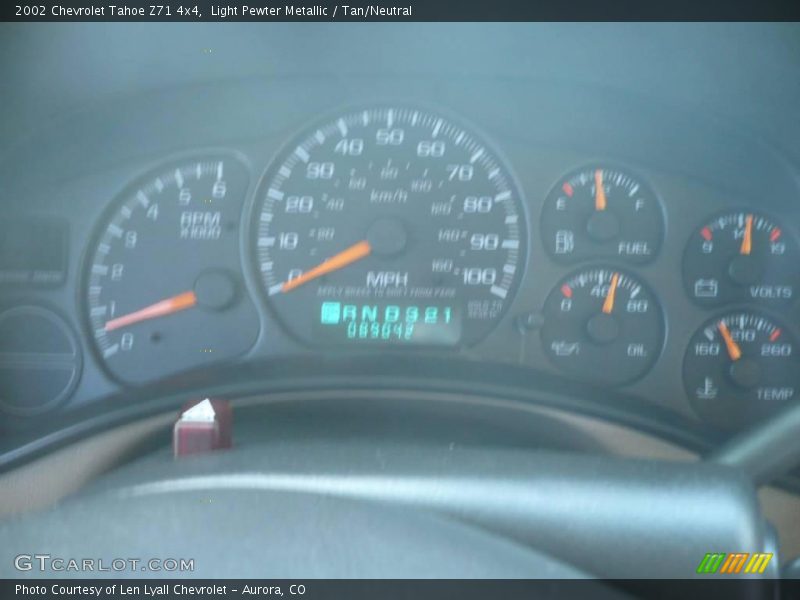 Light Pewter Metallic / Tan/Neutral 2002 Chevrolet Tahoe Z71 4x4