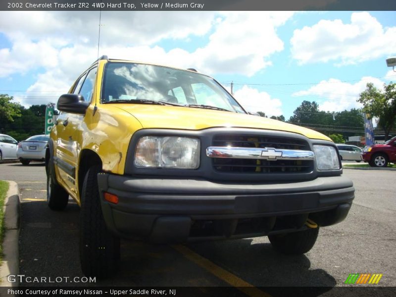 Yellow / Medium Gray 2002 Chevrolet Tracker ZR2 4WD Hard Top