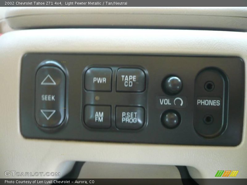 Light Pewter Metallic / Tan/Neutral 2002 Chevrolet Tahoe Z71 4x4