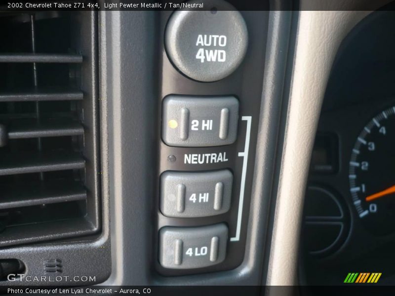 Light Pewter Metallic / Tan/Neutral 2002 Chevrolet Tahoe Z71 4x4