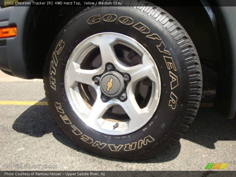 Yellow / Medium Gray 2002 Chevrolet Tracker ZR2 4WD Hard Top