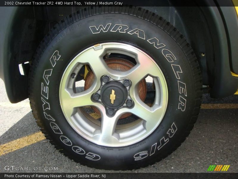 Yellow / Medium Gray 2002 Chevrolet Tracker ZR2 4WD Hard Top