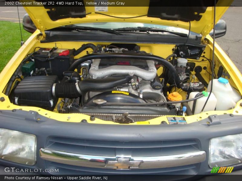 Yellow / Medium Gray 2002 Chevrolet Tracker ZR2 4WD Hard Top
