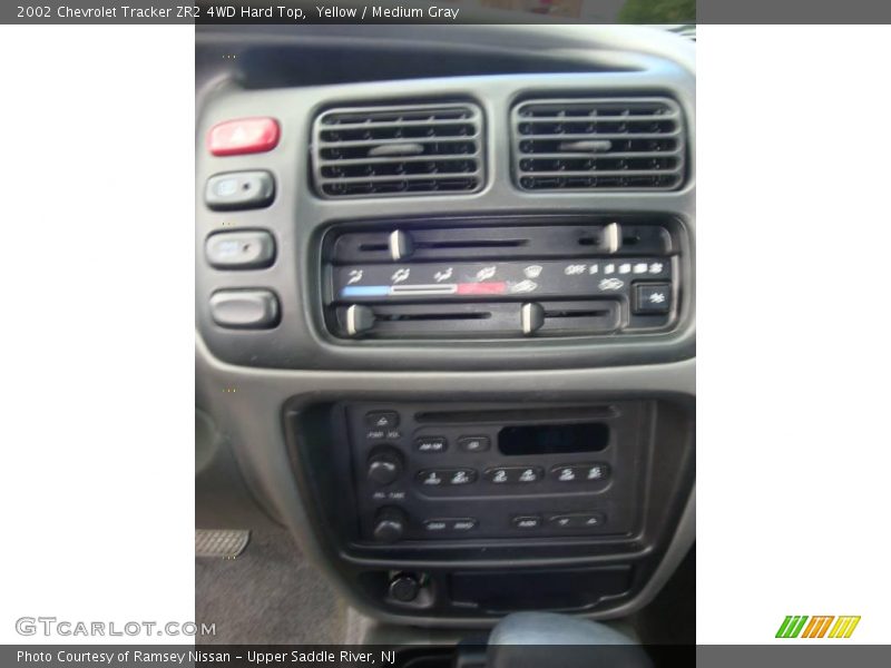 Yellow / Medium Gray 2002 Chevrolet Tracker ZR2 4WD Hard Top