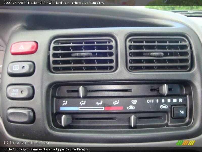 Yellow / Medium Gray 2002 Chevrolet Tracker ZR2 4WD Hard Top