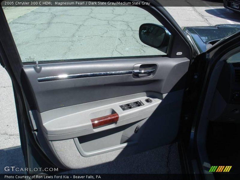Magnesium Pearl / Dark Slate Gray/Medium Slate Gray 2005 Chrysler 300 C HEMI