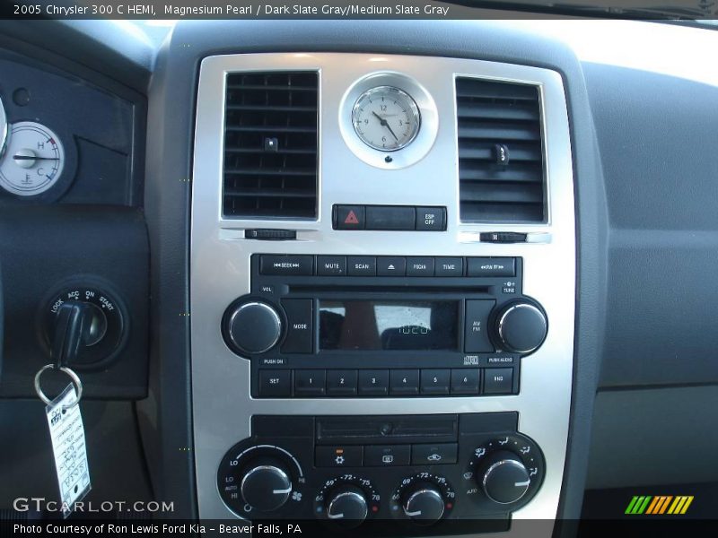Magnesium Pearl / Dark Slate Gray/Medium Slate Gray 2005 Chrysler 300 C HEMI