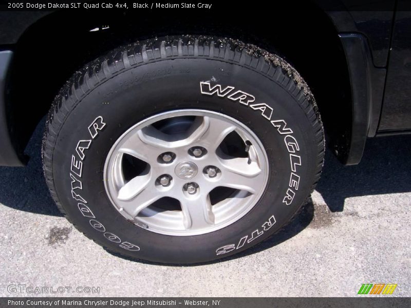 Black / Medium Slate Gray 2005 Dodge Dakota SLT Quad Cab 4x4