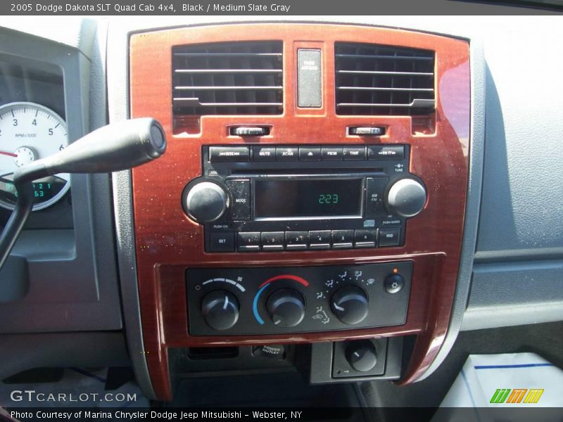 Black / Medium Slate Gray 2005 Dodge Dakota SLT Quad Cab 4x4