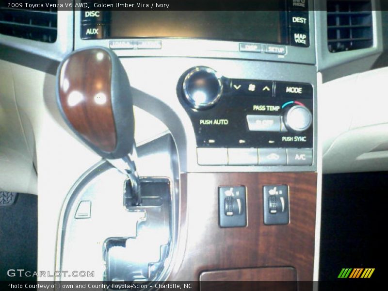 Golden Umber Mica / Ivory 2009 Toyota Venza V6 AWD