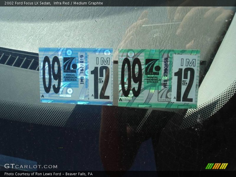 Infra Red / Medium Graphite 2002 Ford Focus LX Sedan