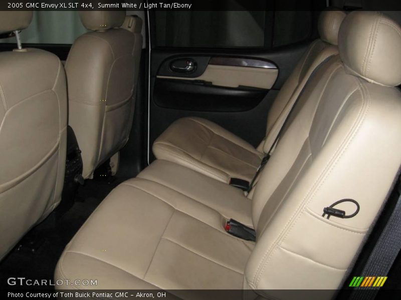 Summit White / Light Tan/Ebony 2005 GMC Envoy XL SLT 4x4
