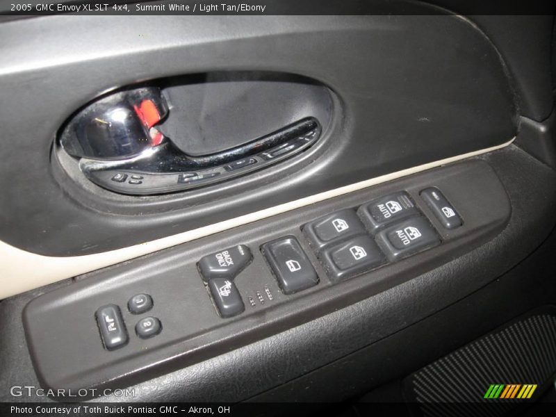 Summit White / Light Tan/Ebony 2005 GMC Envoy XL SLT 4x4