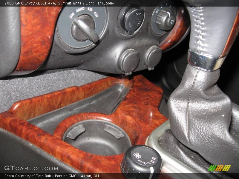 Summit White / Light Tan/Ebony 2005 GMC Envoy XL SLT 4x4