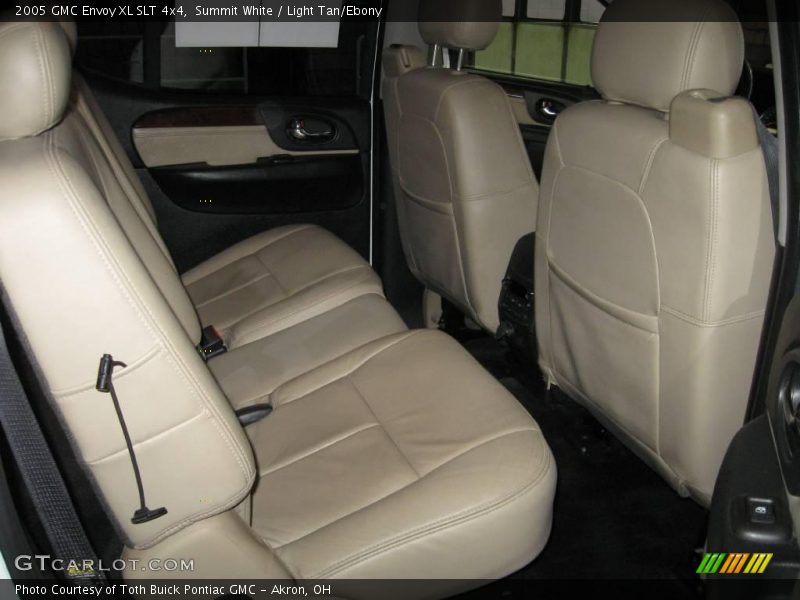 Summit White / Light Tan/Ebony 2005 GMC Envoy XL SLT 4x4