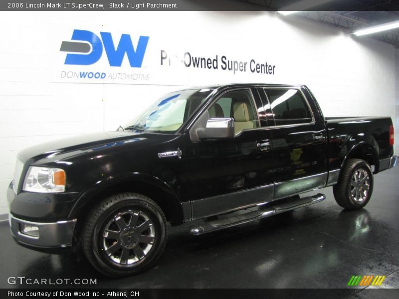 Black / Light Parchment 2006 Lincoln Mark LT SuperCrew