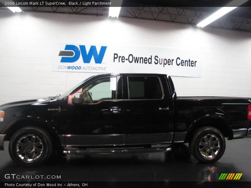 Black / Light Parchment 2006 Lincoln Mark LT SuperCrew