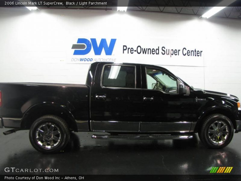 Black / Light Parchment 2006 Lincoln Mark LT SuperCrew