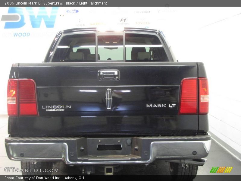 Black / Light Parchment 2006 Lincoln Mark LT SuperCrew