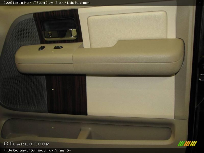 Black / Light Parchment 2006 Lincoln Mark LT SuperCrew