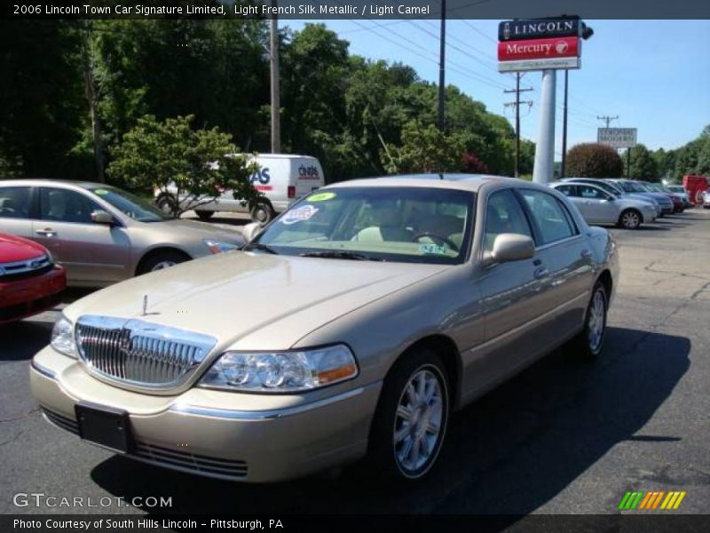 Light French Silk Metallic / Light Camel 2006 Lincoln Town Car Signature Limited