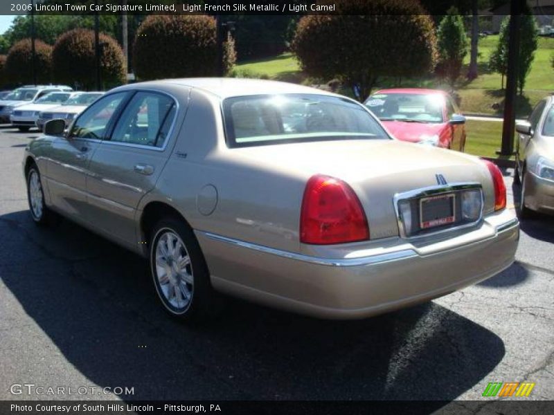 Light French Silk Metallic / Light Camel 2006 Lincoln Town Car Signature Limited