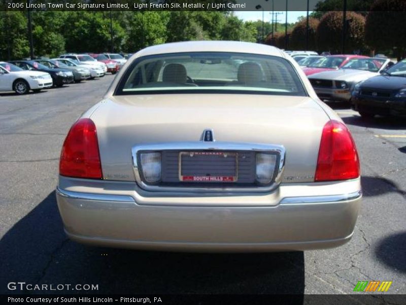 Light French Silk Metallic / Light Camel 2006 Lincoln Town Car Signature Limited