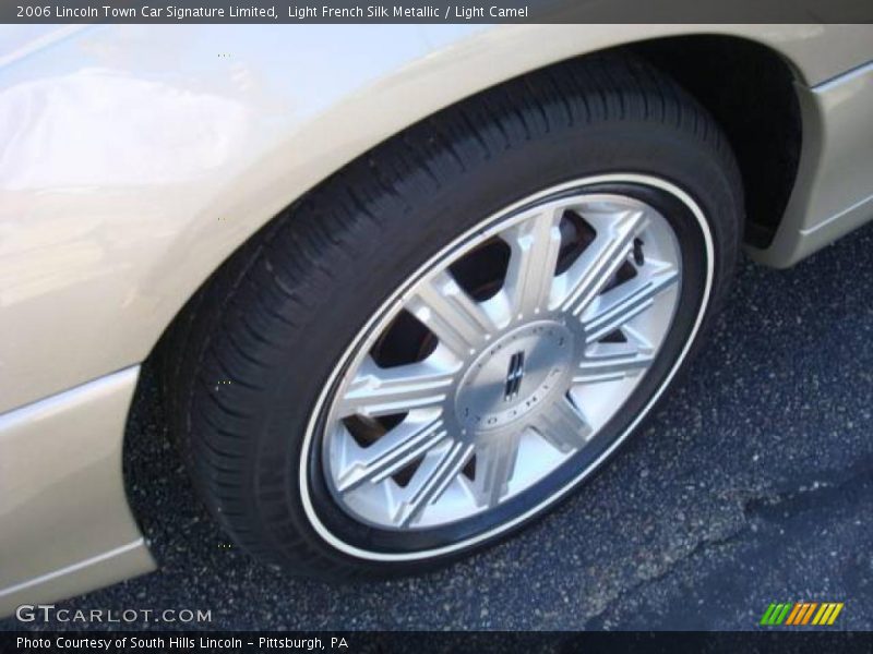 Light French Silk Metallic / Light Camel 2006 Lincoln Town Car Signature Limited