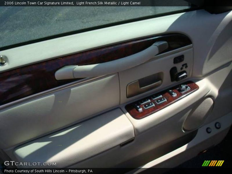 Light French Silk Metallic / Light Camel 2006 Lincoln Town Car Signature Limited