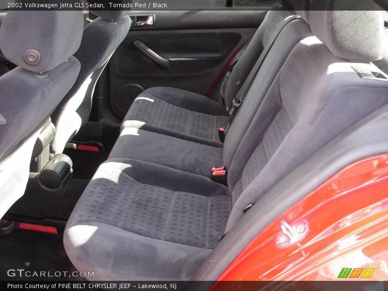 Tornado Red / Black 2002 Volkswagen Jetta GLS Sedan