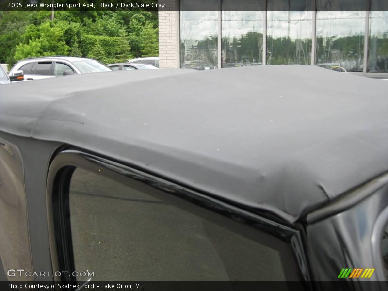 Black / Dark Slate Gray 2005 Jeep Wrangler Sport 4x4