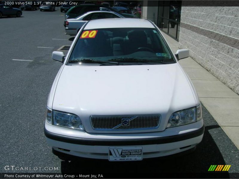 White / Silver Grey 2000 Volvo S40 1.9T