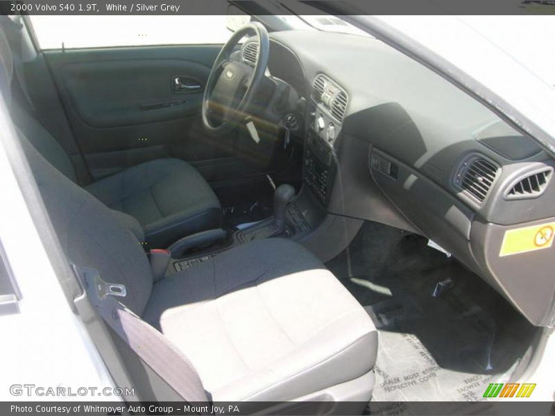 White / Silver Grey 2000 Volvo S40 1.9T