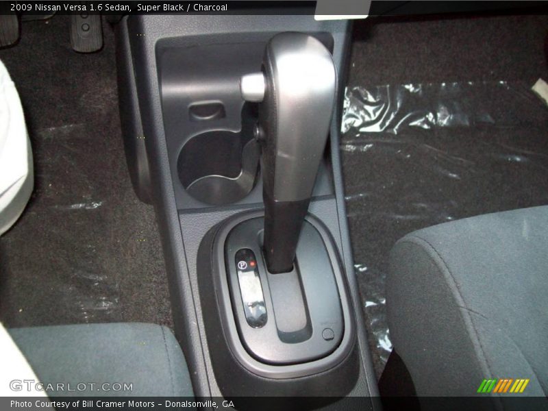 Super Black / Charcoal 2009 Nissan Versa 1.6 Sedan