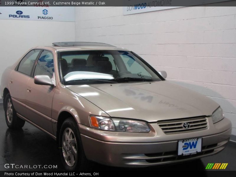 Cashmere Beige Metallic / Oak 1999 Toyota Camry LE V6