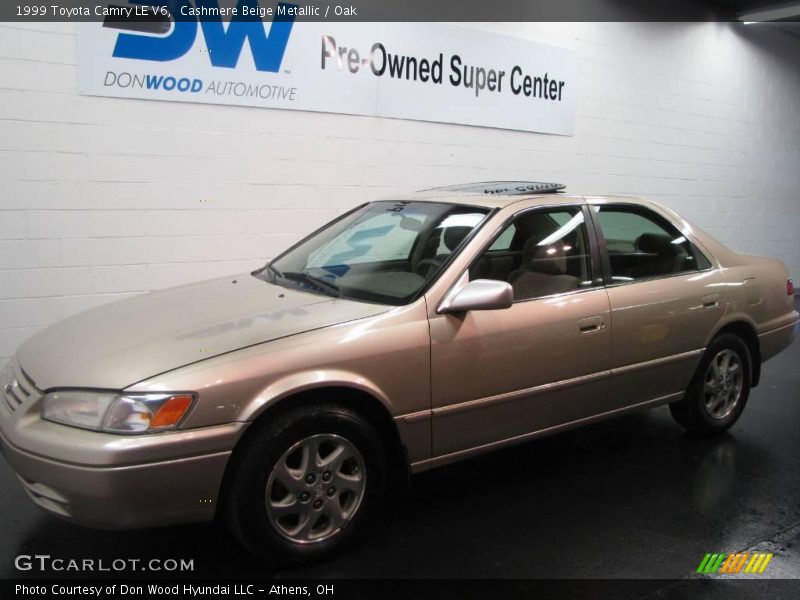 Cashmere Beige Metallic / Oak 1999 Toyota Camry LE V6
