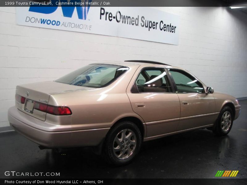 Cashmere Beige Metallic / Oak 1999 Toyota Camry LE V6